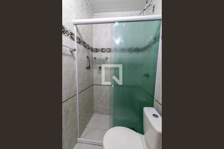 Banheiro de apartamento para alugar com 2 quartos, 49m² em Jardim Itu, Porto Alegre