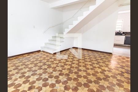 Sala de casa para alugar com 3 quartos, 135m² em Vila Bertioga, São Paulo