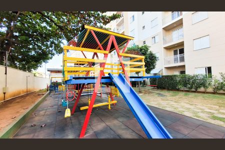 Apartamento para alugar com 55m², 2 quartos e 1 vaga Apartamento para alugar com 55m², 2 quartos e 1 vagaÁrea comum - Playground