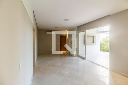Sala de TV de apartamento à venda com 2 quartos, 174m² em Tamboré, Santana de Parnaíba