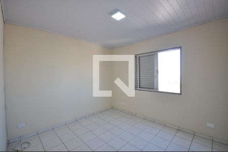 Quarto 1 de casa para alugar com 3 quartos, 75m² em Vila Nivi, São Paulo
