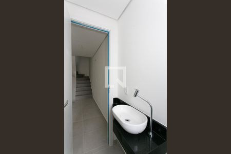 Casa de condomínio à venda com 122m², 2 quartos e 2 vagasLavabo