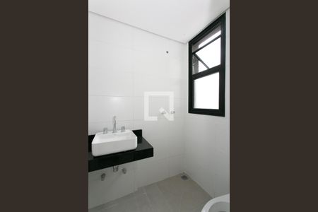 Casa de condomínio à venda com 122m², 2 quartos e 2 vagasBanheiro da Suíte