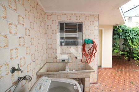 Casa à venda com 250m², 3 quartos e 2 vagasÁrea de Serviço