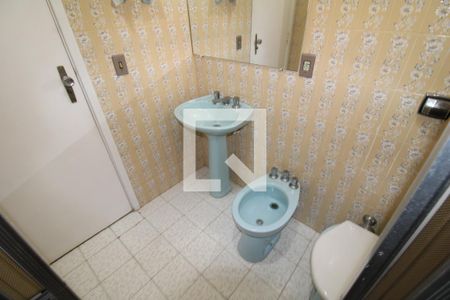 Casa à venda com 250m², 3 quartos e 2 vagasBanheiro