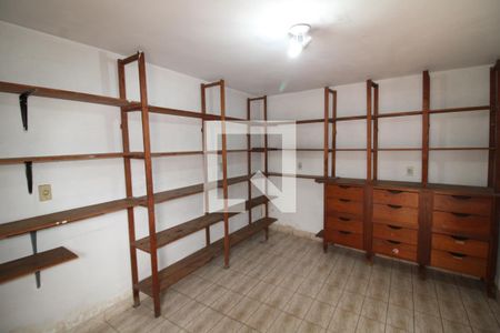 Casa à venda com 250m², 3 quartos e 2 vagasÁrea de Serviço - Quarto 1