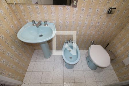 Casa à venda com 250m², 3 quartos e 2 vagasBanheiro