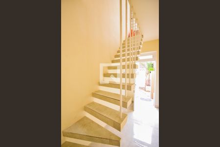 Casa de condomínio à venda com 180m², 2 quartos e sem vagaEscada de Acesso ao Terraço