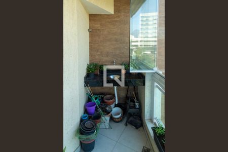 Apartamento à venda com 83m², 2 quartos e 1 vaga Apartamento à venda com 83m², 2 quartos e 1 vagaVaranda