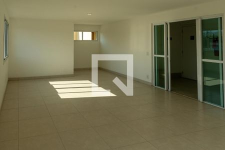 Apartamento à venda com 83m², 2 quartos e 1 vaga Apartamento à venda com 83m², 2 quartos e 1 vagaÁrea comum - Salão de festas