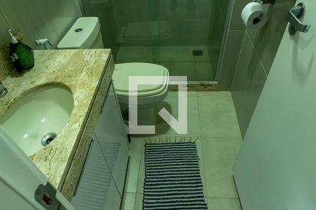 Apartamento à venda com 83m², 2 quartos e 1 vaga Apartamento à venda com 83m², 2 quartos e 1 vagaBanheiro da suite 2