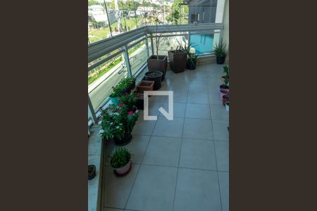 Apartamento à venda com 83m², 2 quartos e 1 vaga Apartamento à venda com 83m², 2 quartos e 1 vagaVaranda