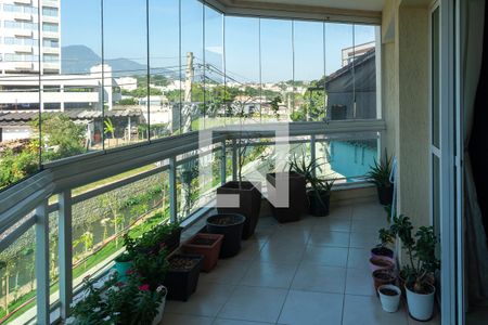 Apartamento à venda com 83m², 2 quartos e 1 vaga Apartamento à venda com 83m², 2 quartos e 1 vagaVaranda
