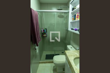 Apartamento à venda com 83m², 2 quartos e 1 vaga Apartamento à venda com 83m², 2 quartos e 1 vagaBanheiro da Suite 1