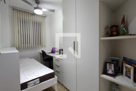 Apartamento à venda com 110m², 4 quartos e 2 vagasQuarto 4 - Armários