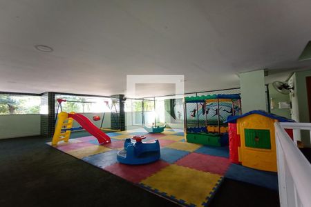 Apartamento à venda com 110m², 4 quartos e 2 vagasÁrea comum - Playground