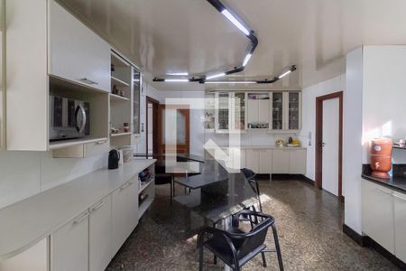 Casa à venda com 1000m², 6 quartos e 9 vagasCozinha