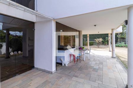 Casa à venda com 1000m², 6 quartos e 9 vagasQuintal