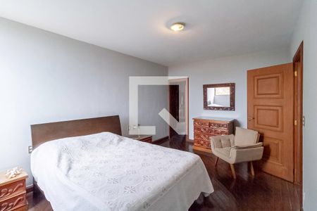 Casa à venda com 1000m², 6 quartos e 9 vagasSuíte master