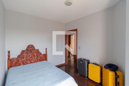 Casa à venda com 1000m², 6 quartos e 9 vagasSemi suíte 1