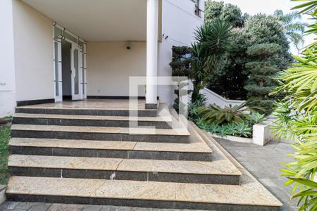 Casa à venda com 1000m², 6 quartos e 9 vagasEntrada