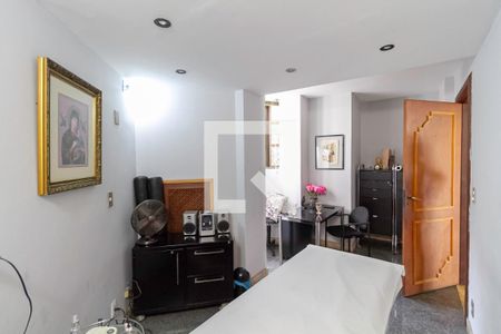 Casa à venda com 1000m², 6 quartos e 9 vagasEscritório