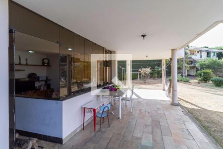 Casa à venda com 1000m², 6 quartos e 9 vagasQuintal