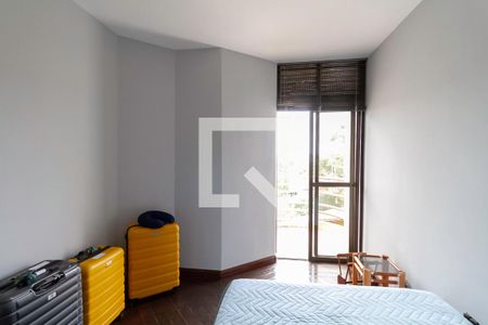 Casa à venda com 1000m², 6 quartos e 9 vagasSemi suíte 1