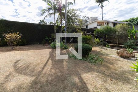 Casa à venda com 1000m², 6 quartos e 9 vagasQuintal