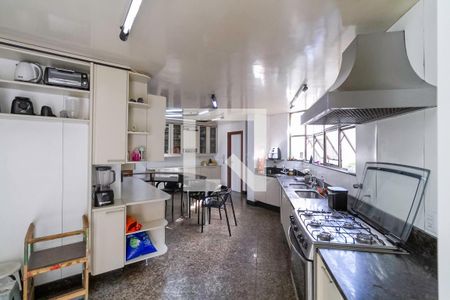 Casa à venda com 1000m², 6 quartos e 9 vagasCozinha