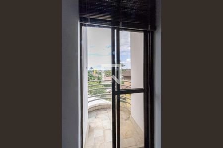 Casa à venda com 1000m², 6 quartos e 9 vagasVaranda da semi suíte 1