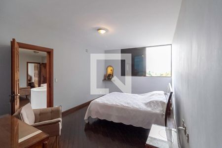 Casa à venda com 1000m², 6 quartos e 9 vagasSuíte master