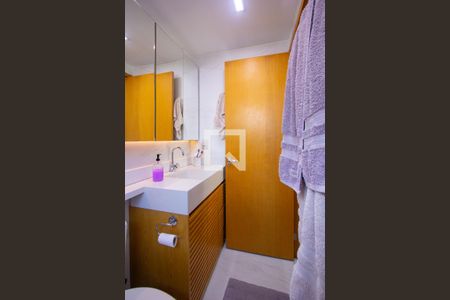 Apartamento à venda com 80m², 2 quartos e 1 vaga Apartamento à venda com 80m², 2 quartos e 1 vagaBanheiro da Suíte 1