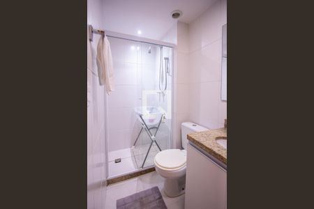 Apartamento à venda com 80m², 2 quartos e 1 vaga Apartamento à venda com 80m², 2 quartos e 1 vagaBanheiro da Suíte 2