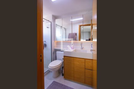 Apartamento à venda com 80m², 2 quartos e 1 vaga Apartamento à venda com 80m², 2 quartos e 1 vagaBanheiro da Suíte 1