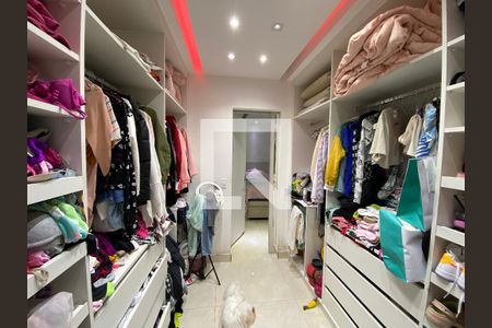 Apartamento à venda com 65m², 2 quartos e sem vaga Apartamento à venda com 65m², 2 quartos e sem vagaCloset