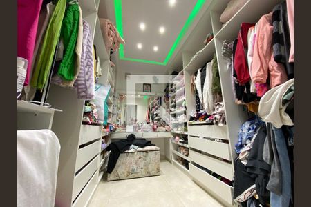 Apartamento à venda com 65m², 2 quartos e sem vaga Apartamento à venda com 65m², 2 quartos e sem vagaCloset