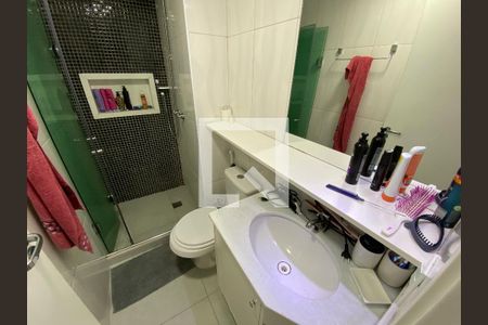 Apartamento à venda com 65m², 2 quartos e sem vaga Apartamento à venda com 65m², 2 quartos e sem vagaBanheiro Social