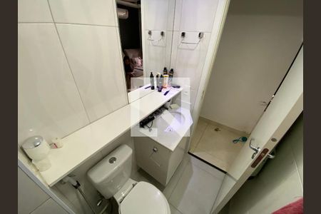 Apartamento à venda com 65m², 2 quartos e sem vaga Apartamento à venda com 65m², 2 quartos e sem vagaBanheiro Social