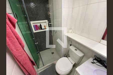 Apartamento à venda com 65m², 2 quartos e sem vaga Apartamento à venda com 65m², 2 quartos e sem vagaBanheiro Social