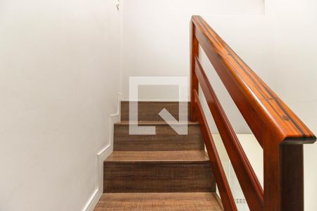 Casa à venda com 100m², 2 quartos e 1 vagaEscada de Acesso