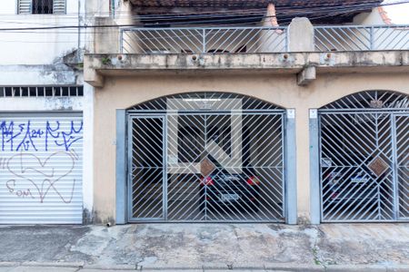 Casa à venda com 100m², 2 quartos e 2 vagasFachada