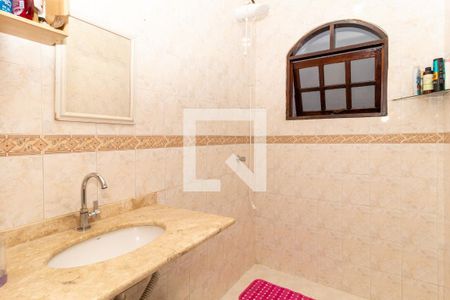 Casa à venda com 100m², 2 quartos e 2 vagasBanheiro Social