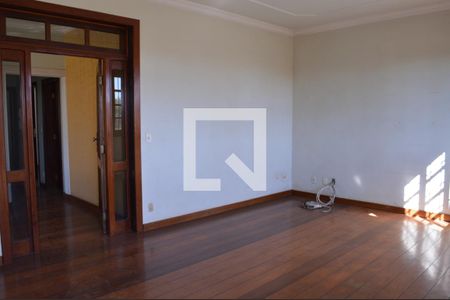 Casa para alugar com 400m², 5 quartos e 3 vagasSala