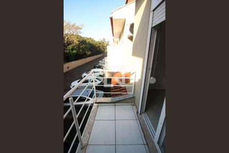 Casa de condomínio para alugar com 101m², 3 quartos e 1 vaga Casa de condomínio para alugar com 101m², 3 quartos e 1 vagaSacada do Quarto 1