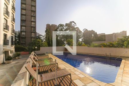 Apartamento à venda com 177m², 3 quartos e 3 vagasÁrea comum - Piscina