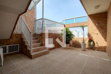 Apartamento para alugar com 350m², 4 quartos e 3 vagas Apartamento para alugar com 350m², 4 quartos e 3 vagasÁrea da piscina