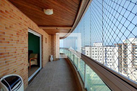 Apartamento para alugar com 350m², 4 quartos e 3 vagas Apartamento para alugar com 350m², 4 quartos e 3 vagasSacada