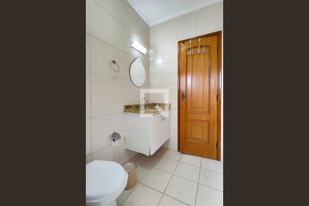 Apartamento para alugar com 350m², 4 quartos e 3 vagas Apartamento para alugar com 350m², 4 quartos e 3 vagasBanheiro da Suíte 1