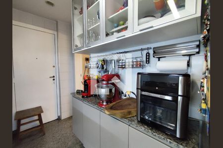 Apartamento para alugar com 100m², 3 quartos e 2 vagas Apartamento para alugar com 100m², 3 quartos e 2 vagasCozinha